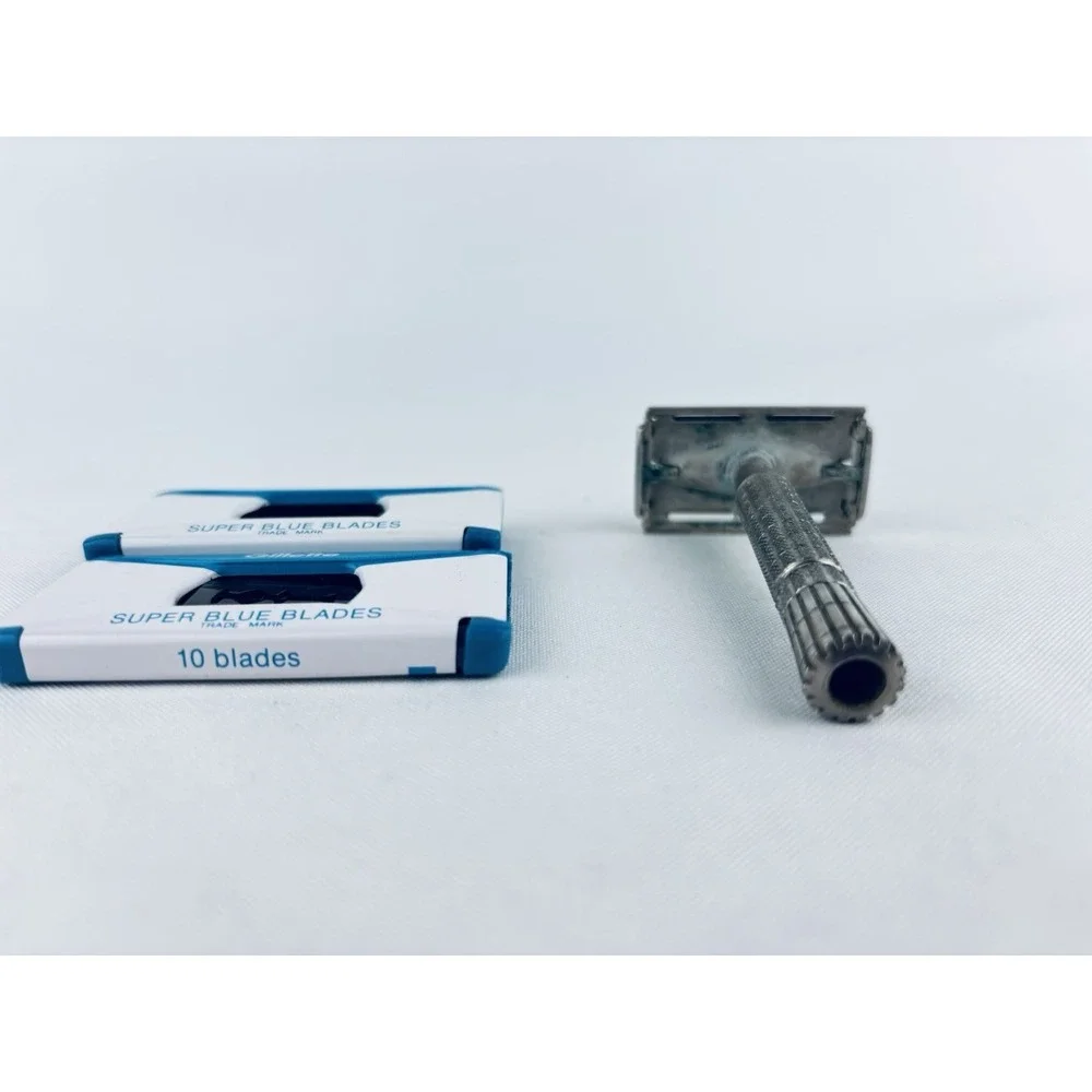 Vintage Gillette Super Speed Early 1947 Safety Razor‎ & Super Blue Blades